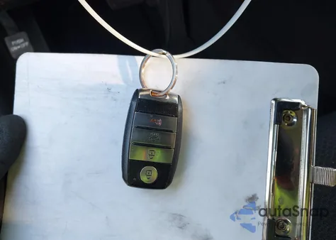 2018 Kia Optima Hybrid Premium z USA, uszkodzony, nr VIN KNAGT4LE1J5024247